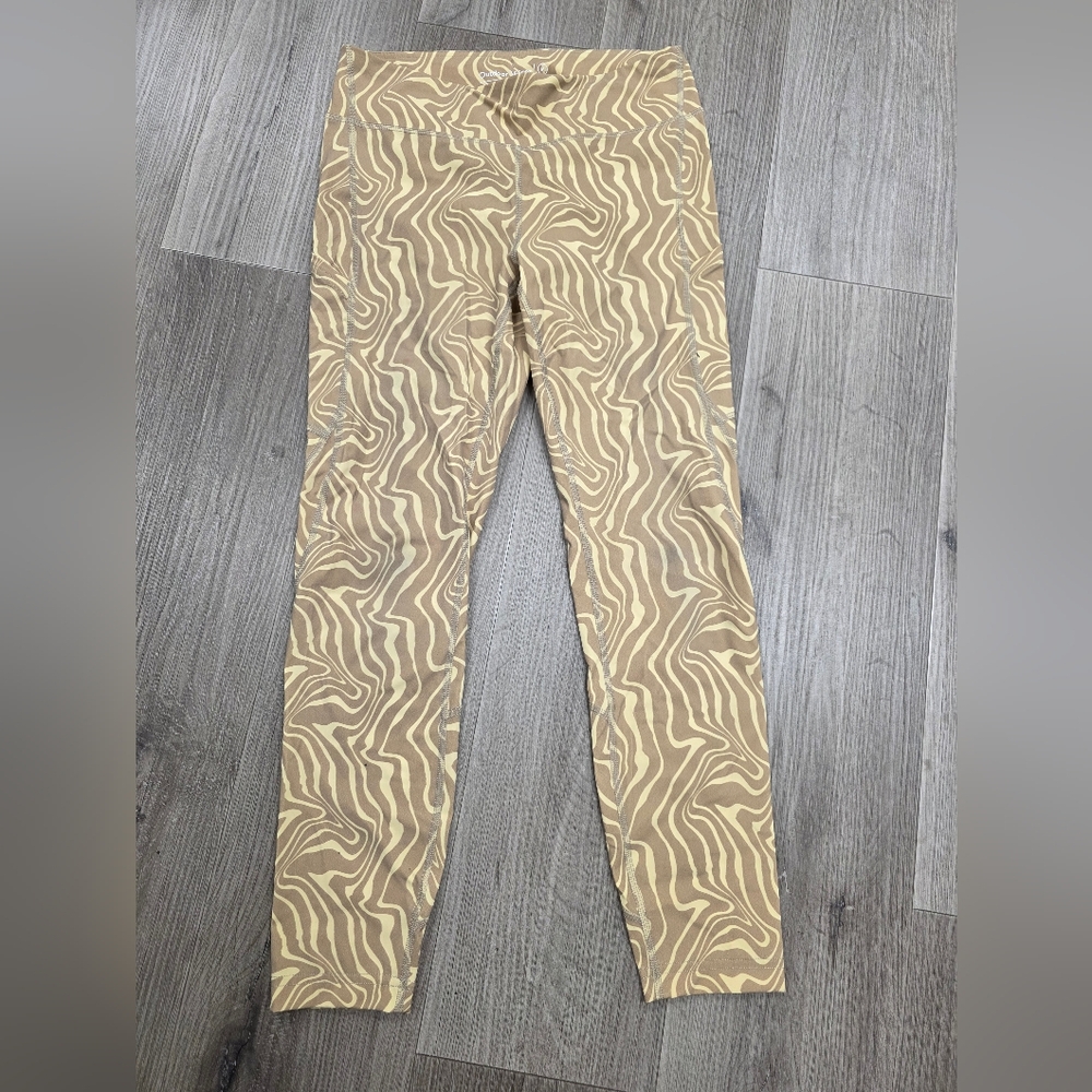 Outdoor Voices Tan And‎ Yellow Size Medium Leggings